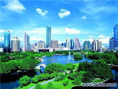 引领男士时尚潮流，彰显尊贵品位